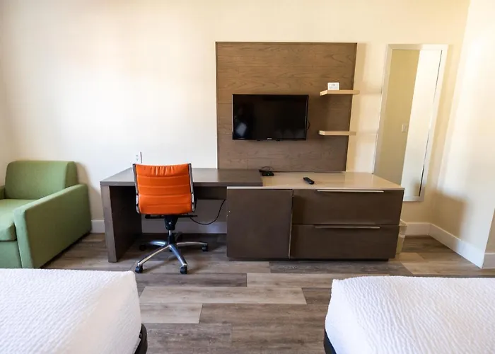 Days Inn By Wyndham Monterey Downtown