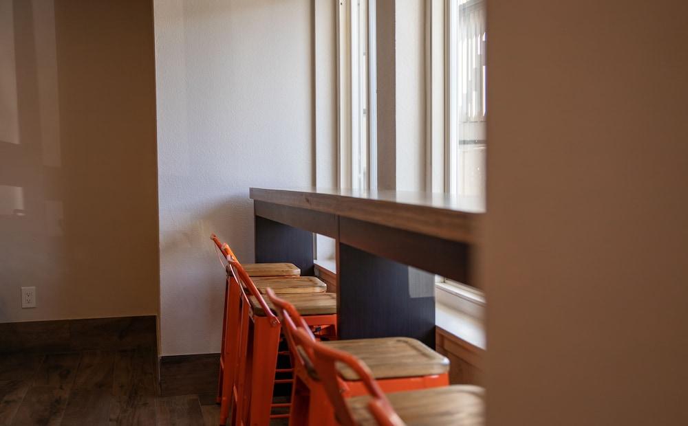Days By Wyndham Downtown Motel 2*