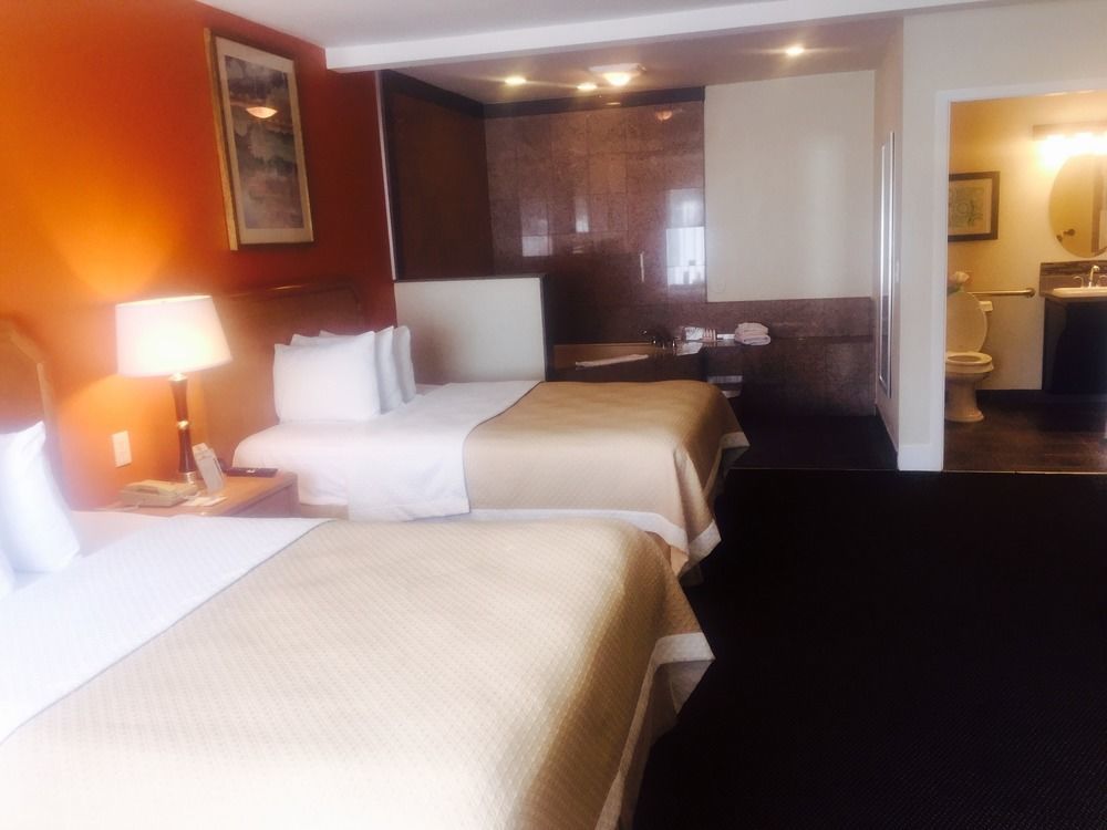 Days By Wyndham Downtown 2*
